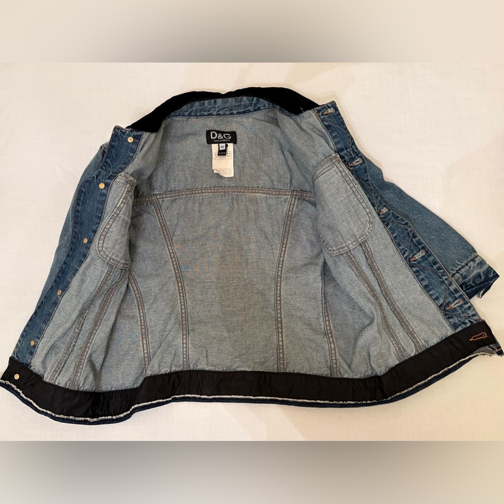 D&G by Dolce & Gabbana Women’s Denim Jacket with Black Velvet Collar - Picture 5 of 7